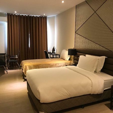 Maxx Hotel Ortigas Pasig City Екстериор снимка