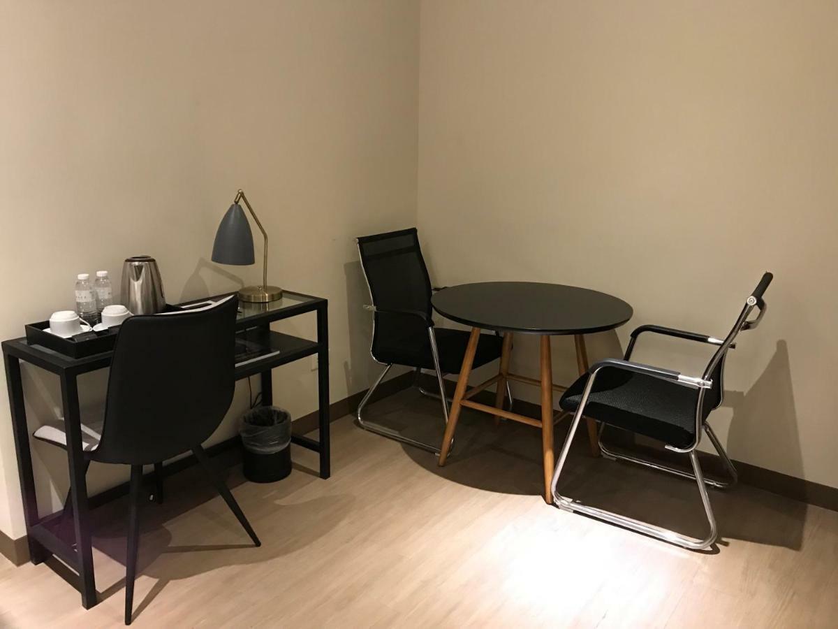 Maxx Hotel Ortigas Pasig City Екстериор снимка