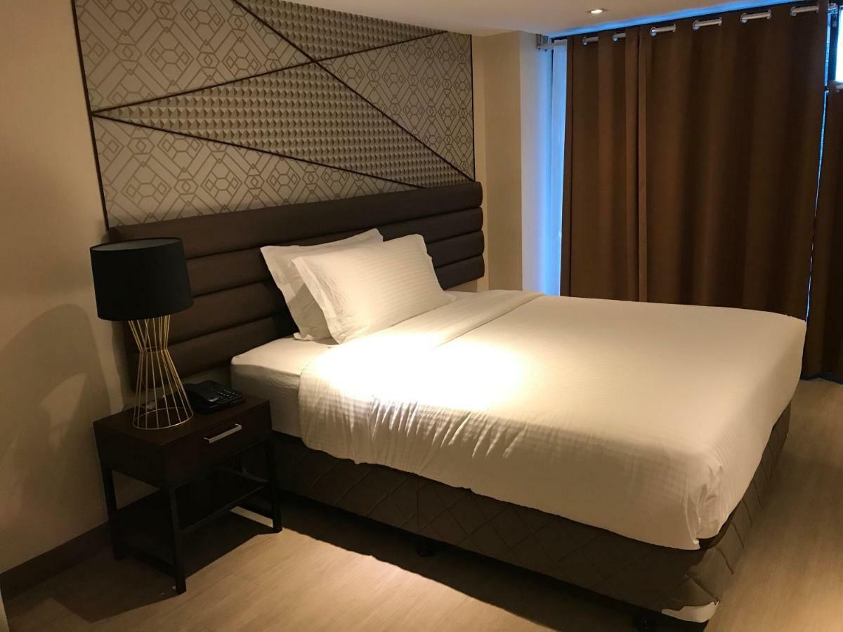 Maxx Hotel Ortigas Pasig City Екстериор снимка