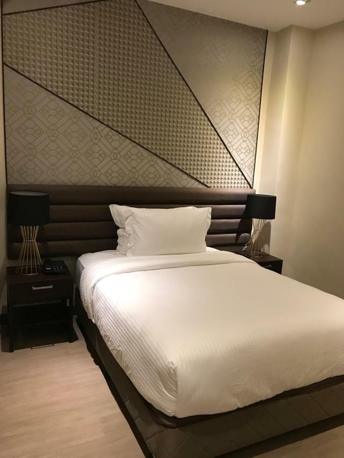 Maxx Hotel Ortigas Pasig City Екстериор снимка