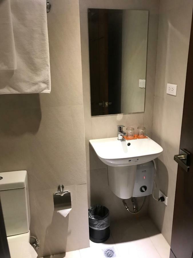 Maxx Hotel Ortigas Pasig City Екстериор снимка