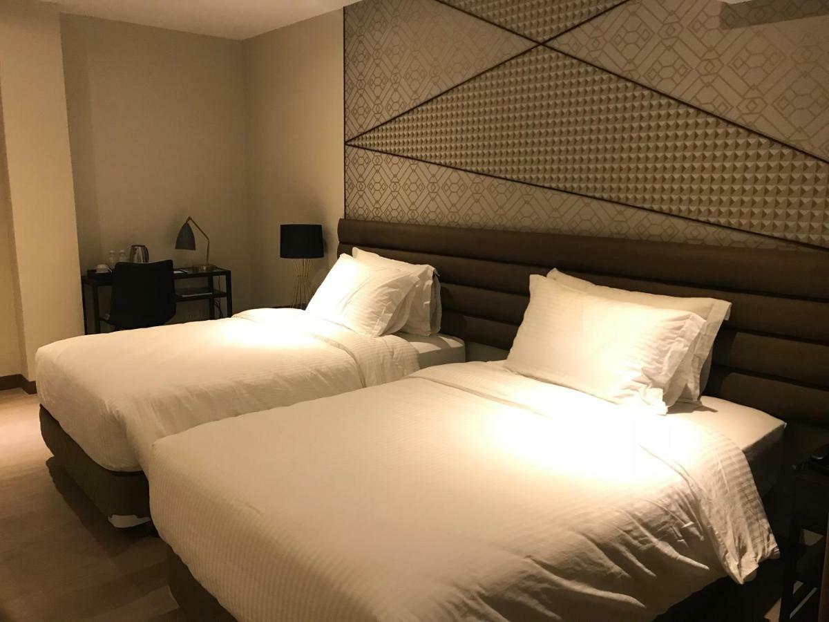 Maxx Hotel Ortigas Pasig City Екстериор снимка